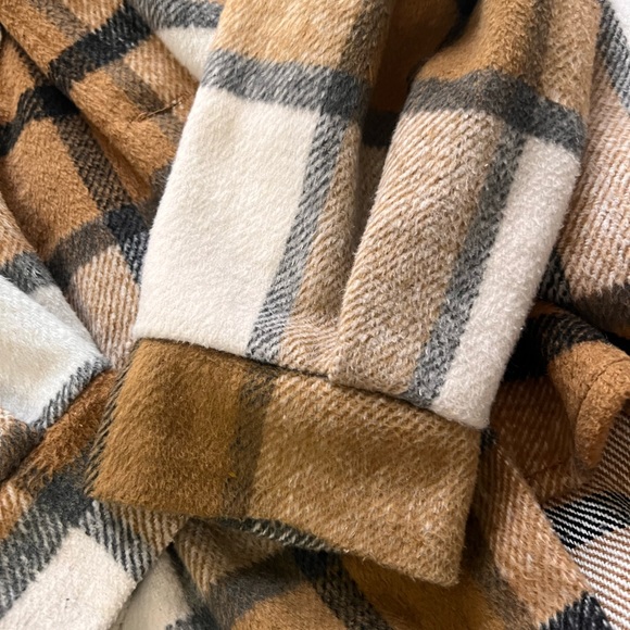 Shacket - Picture 3 of 4